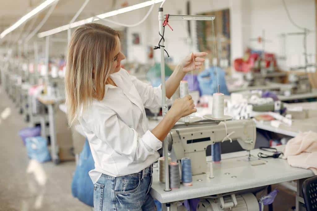 Centralized vs Decentralized Manufacturing